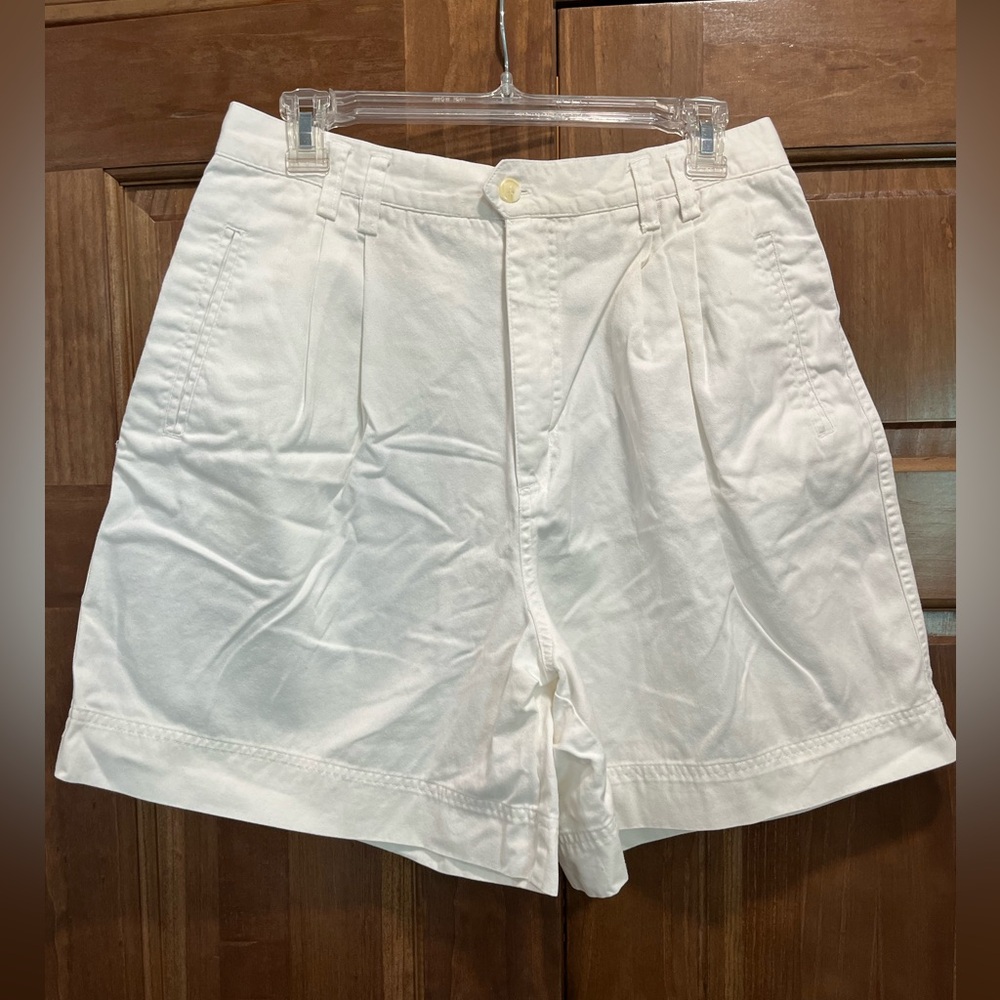 Princeton Club Vintage Women's White High Rise Pleated Bag Shorts, Size 14